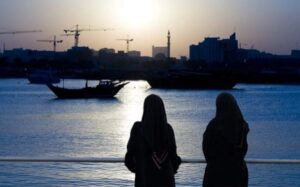 qatari-women_2394017a-large_trans++qVzuuqpFlyLIwiB6NTmJwZwVSIA7rSIkPn18jgFKEo0 Qatari women in Doha, used across EER Middle East's Qatar economy and investment coverage